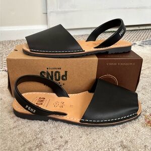 ECo-Classic Black Avarca Sandals
Pons size 11